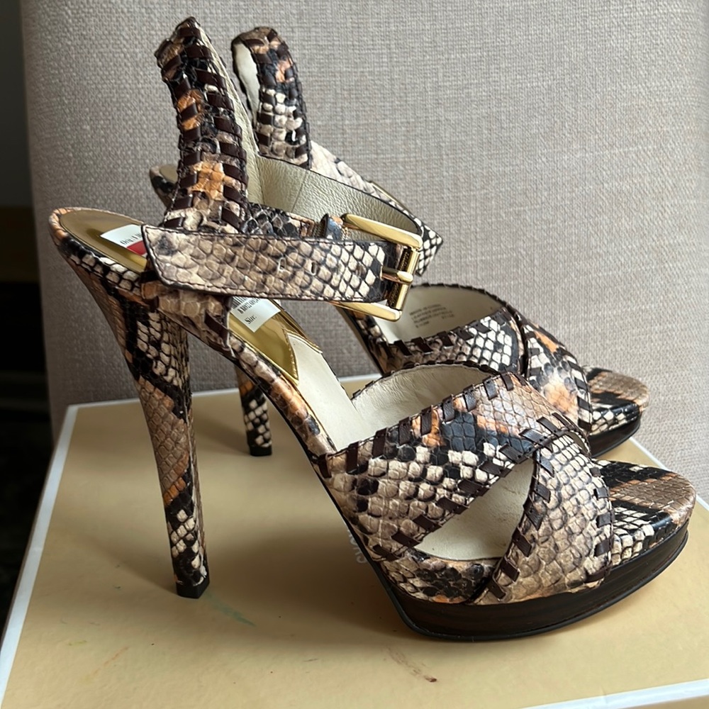 Michael Kors Women's Odessa Sandal Embossed Leather Peanut